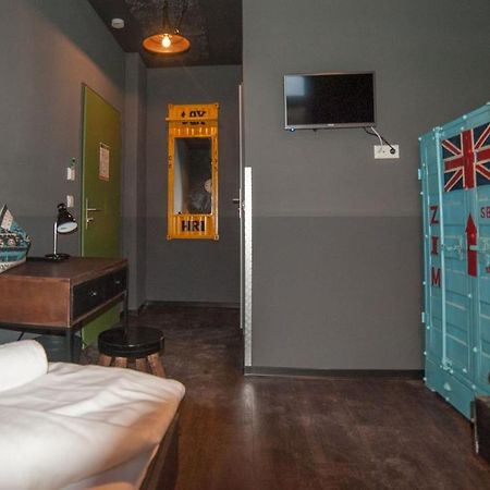 Hostel Am Bahnhof Suhl Eksteriør billede