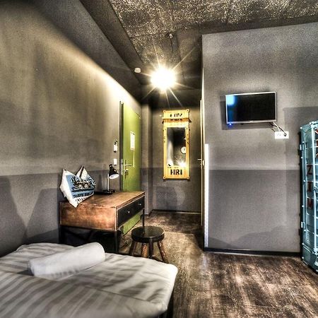 Hostel Am Bahnhof Suhl Eksteriør billede