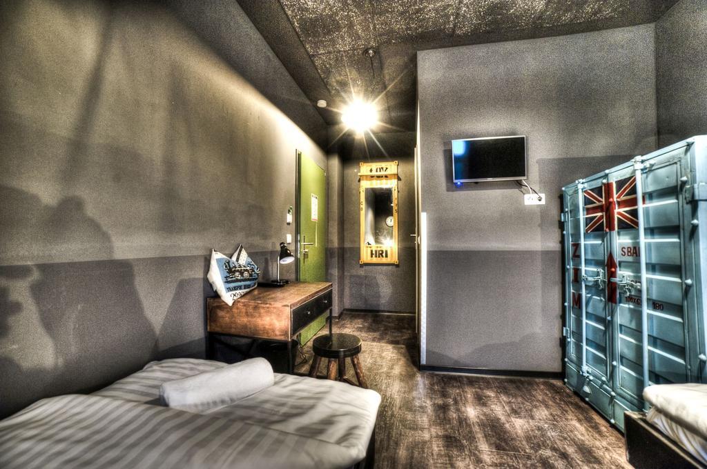 Hostel Am Bahnhof Suhl Eksteriør billede
